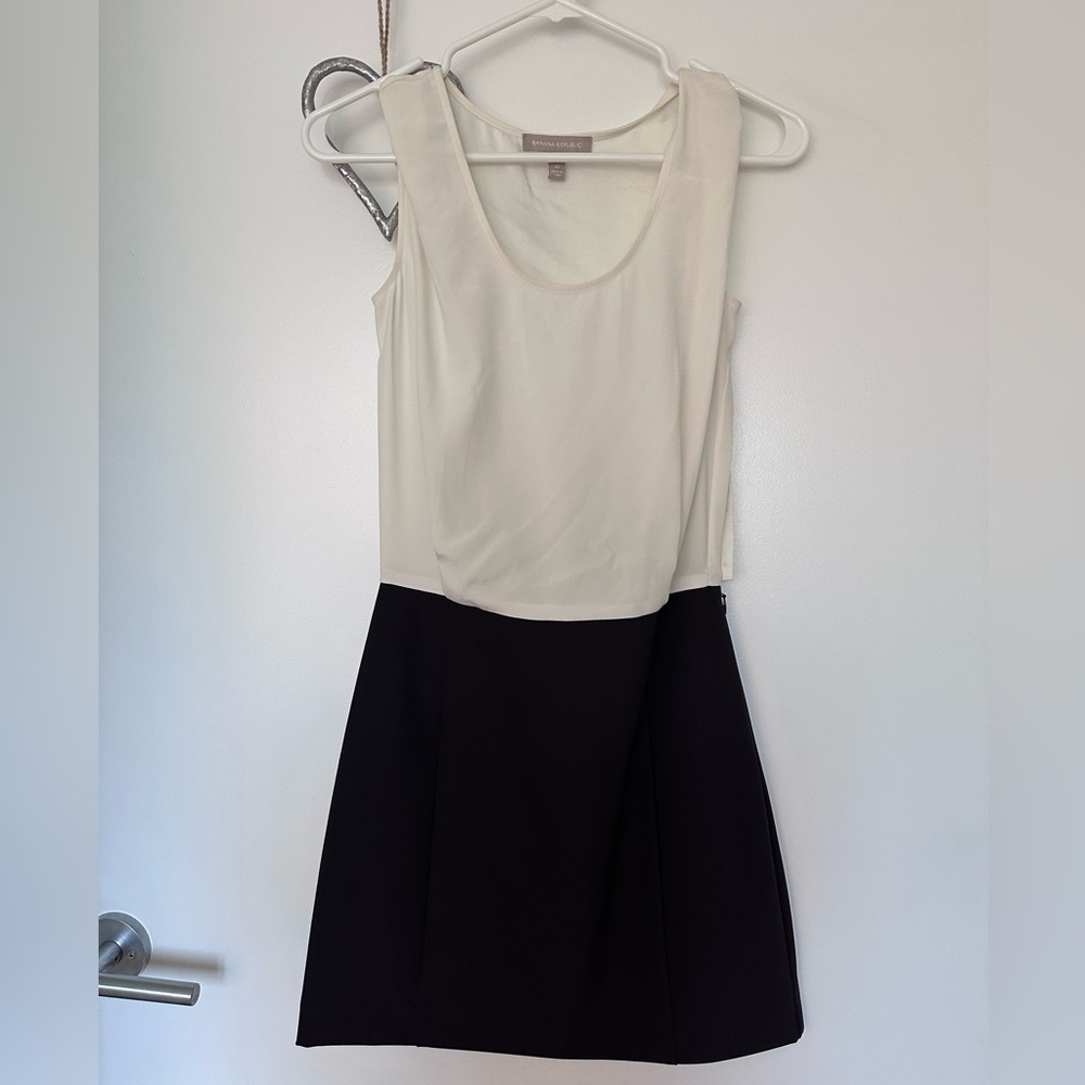 Banana Republic Cream and Black Sleeveless Two-Tone Mini Dress